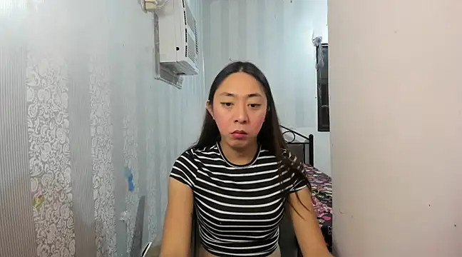 Snapshot of ErikaJayne4u chatting on 03.20.25 ErikaJayne4u online show from 03.20.25