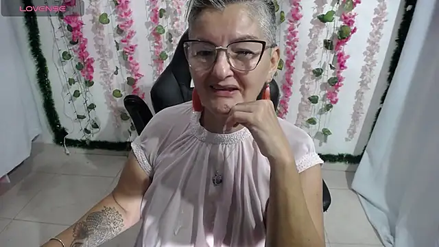 Snapshot of bety-cum2 chatting on 02.07.25 bety-cum2 online show from 02.07.25