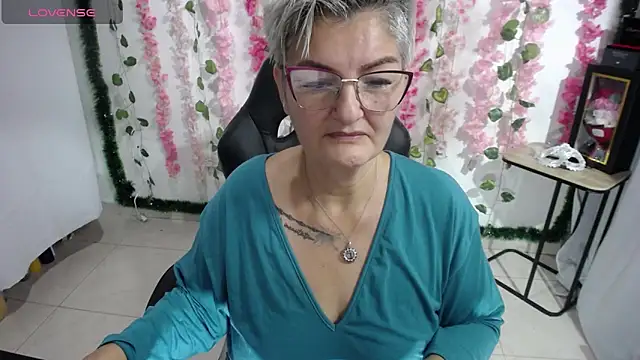 Snapshot of bety-cum2 chatting on 02.23.25 bety-cum2 online show from 02.23.25