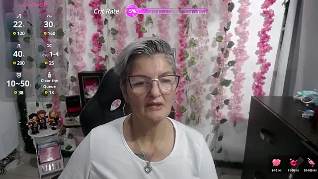 Snapshot of bety-cum2 chatting on 03.17.25 bety-cum2 online show from 03.17.25