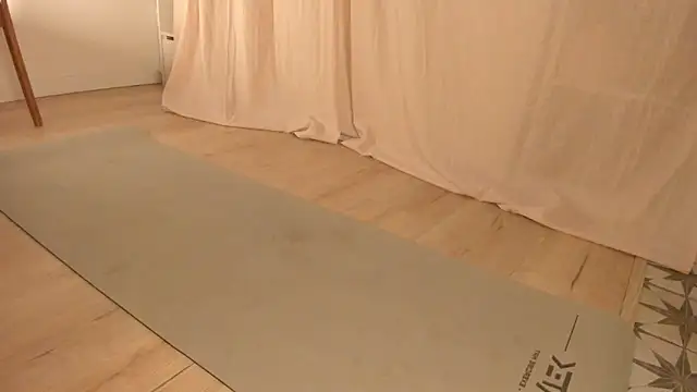 hee jeen online show from 03.07.25