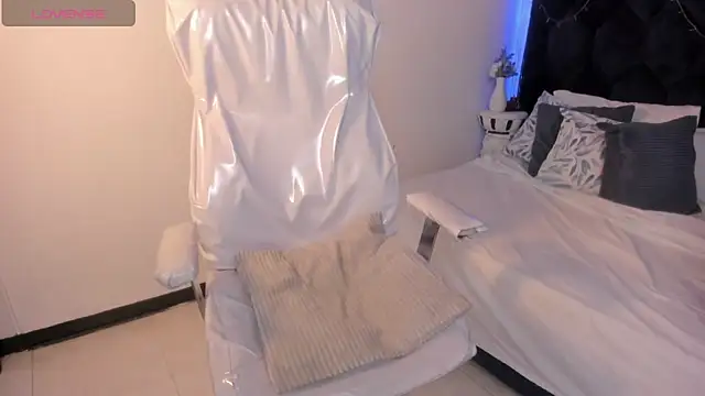 Snapshot of lauren_fit chatting on 02.28.25 lauren fit online show from 02.28.25