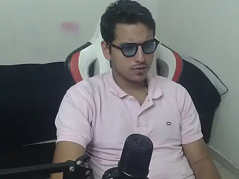 Snapshot of kylian_07 chatting on 06.22.26 kylian 07 online show from 06.22.26