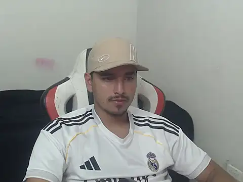 Snapshot of kylian_07 chatting on 07.16.26 kylian 07 online show from 07.16.26