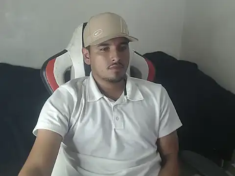Snapshot of kylian_07 chatting on 07.22.26 kylian 07 online show from 07.22.26