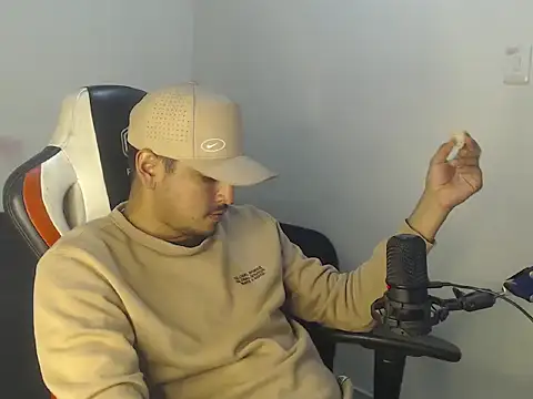 Snapshot of kylian_07 chatting on 07.25.26 kylian 07 online show from 07.25.26