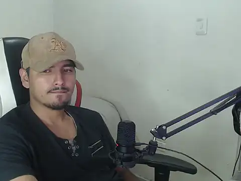 Snapshot of kylian_07 chatting on 08.04.26 kylian 07 online show from 08.04.26