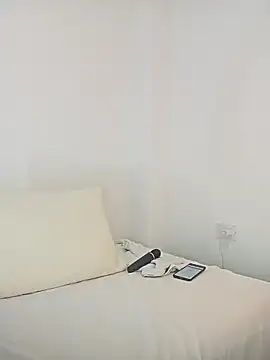 Snapshot of AgathaPember chatting on 11.21.25 AgathaPember online show from 11.21.25