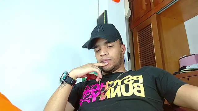 Bigcock 21cm  online show from 02.12.25