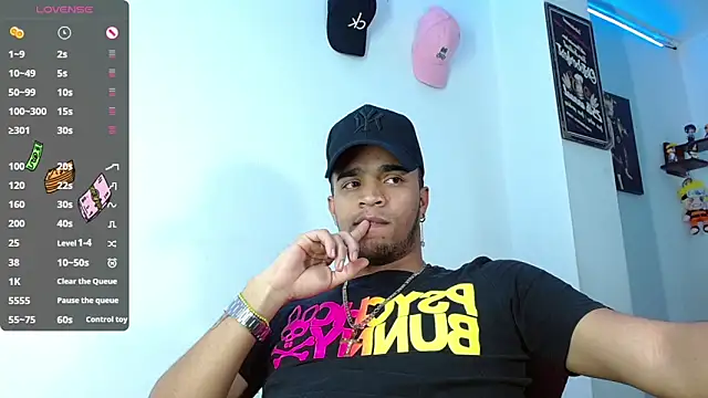 Bigcock 21cm  online show from 03.04.25