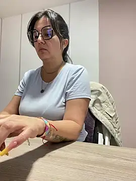 SWEETLILY18 online show from 12.28.24