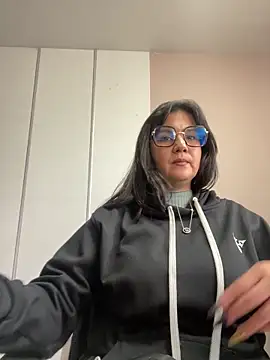 SWEETLILY18 online show from 02.12.25