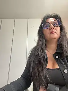 SWEETLILY18 online show from 03.12.25