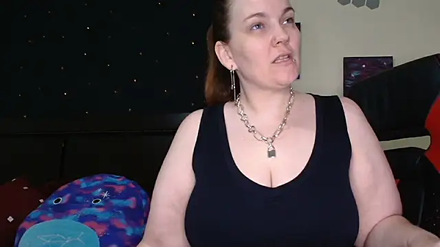 Snapshot of ToxicLilly chatting on 12.16.25 ToxicLilly online show from 12.16.25
