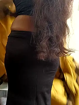 Snapshot of yoursana- chatting on 12.17.24 yoursana- online show from 12.17.24