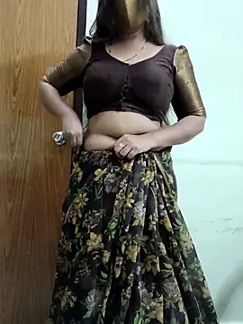 Snapshot of yoursana- chatting on 10.29.25 yoursana- online show from 10.29.25