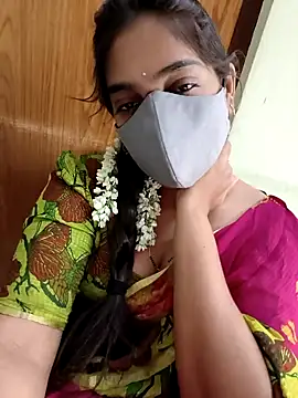 Snapshot of yoursana- chatting on 11.29.25 yoursana- online show from 11.29.25