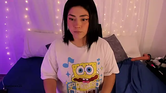 Snapshot of lucy26_ chatting on 10.26.25 lucy26 online show from 10.26.25