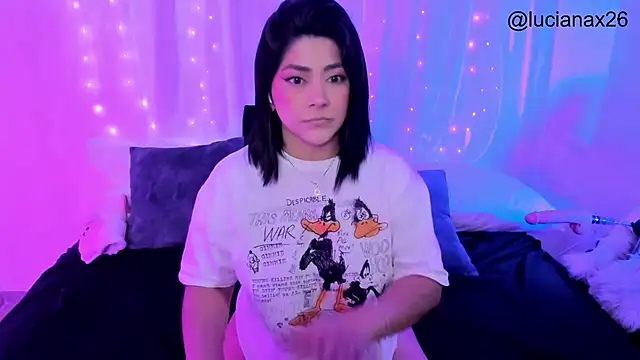 Snapshot of lucy26_ chatting on 11.04.25 lucy26 online show from 11.04.25