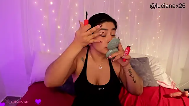 Snapshot of lucy26_ chatting on 11.12.25 lucy26 online show from 11.12.25