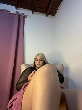 Snapshot of sweet_dalila chatting on 05.03.26 sweet dalila online show from 05.03.26