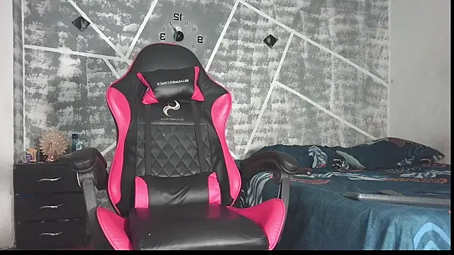 Snapshot of leonidas_18k chatting on 11.14.25 leonidas 18k online show from 11.14.25