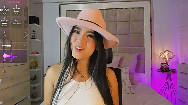 Snapshot of Victoria_adaams chatting on 10.11.25 Victoria adaams online show from 10.11.25