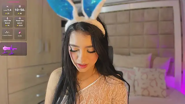 Snapshot of Victoria_adaams chatting on 10.20.25 Victoria adaams online show from 10.20.25