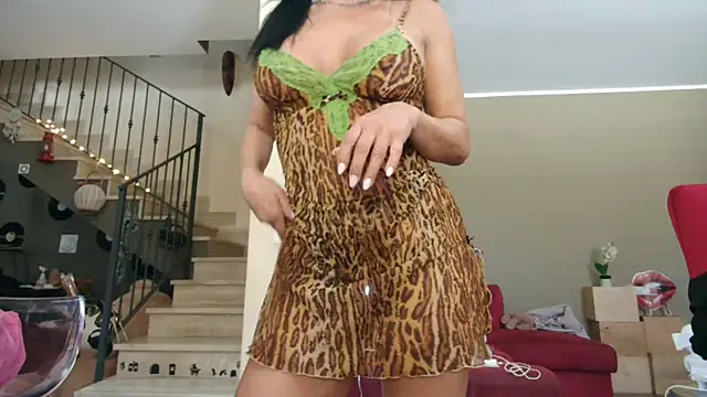 Snapshot of DolceNera chatting on 05.20.26 DolceNera online show from 05.20.26