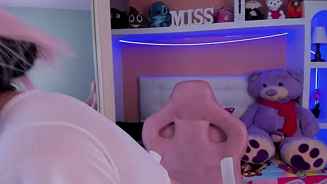 miss sharlotte18 online show from 04.14.26