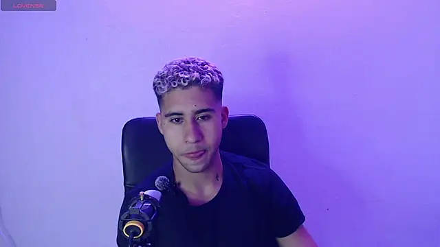 Snapshot of Daiki_Jack chatting on 12.14.24 Daiki Jack online show from 12.14.24