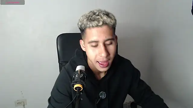 Snapshot of Daiki_Jack chatting on 12.18.24 Daiki Jack online show from 12.18.24