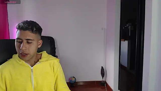 Snapshot of Daiki_Jack chatting on 01.09.25 Daiki Jack online show from 01.09.25