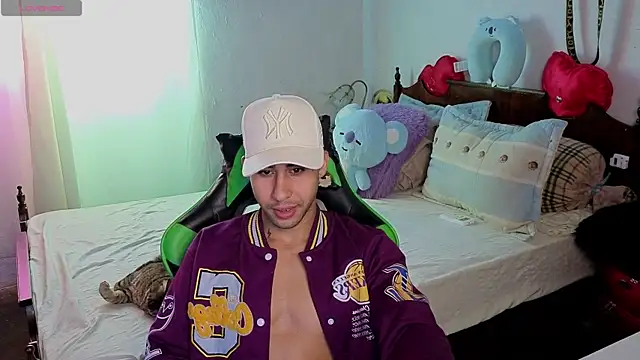 Snapshot of Daiki_Jack chatting on 10.05.25 Daiki Jack online show from 10.05.25