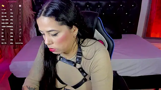 Snapshot of Bianka_olivetto021 chatting on 02.15.25 Bianka olivetto021 online show from 02.15.25