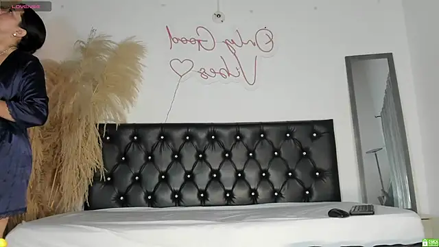 Snapshot of Bianka_olivetto021 chatting on 09.19.25 Bianka olivetto021 online show from 09.19.25