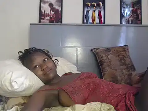 Snapshot of CandyLovesU2 chatting on 02.12.25 CandyLovesU2 online show from 02.12.25