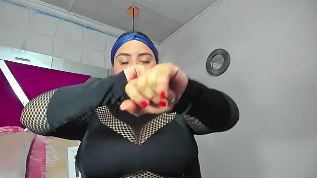 Snapshot of Penelope_Tits chatting on 01.22.25 Penelope Tits online show from 01.22.25