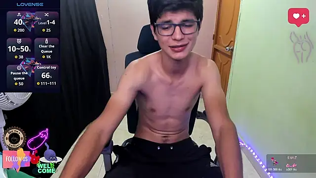 Snapshot of GoldenProject chatting on 10.31.25 GoldenProject online show from 10.31.25