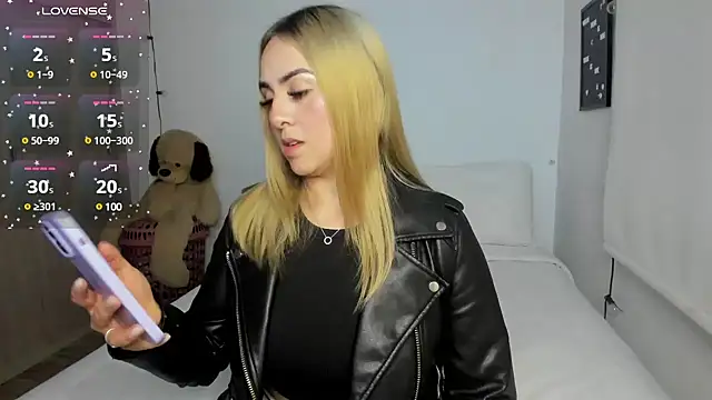 sophi mooreno online show from 03.05.25