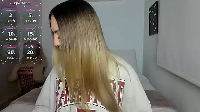 sophi mooreno online show from 03.12.26