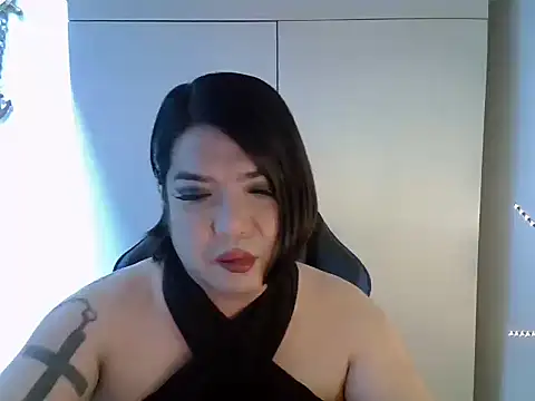 StrawberryWine07 online show from 01.22.25