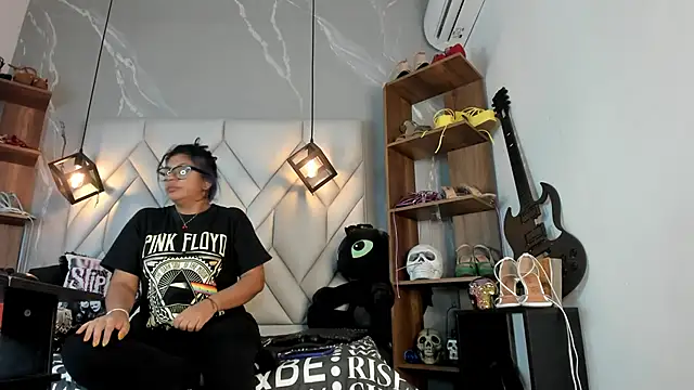 Snapshot of MirandaHaguen chatting on 01.31.25 MirandaHaguen online show from 01.31.25