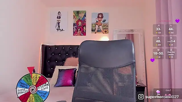 Snapshot of superheroxx chatting on 04.28.26 superheroxx online show from 04.28.26