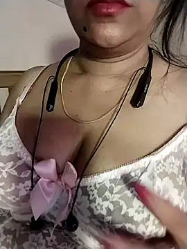 Snapshot of tharu_sweet chatting on 09.14.25 tharu sweet online show from 09.14.25