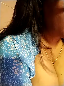Snapshot of tharu_sweet chatting on 11.01.25 tharu sweet online show from 11.01.25