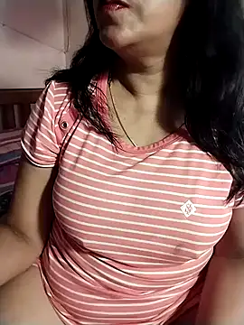 Snapshot of tharu_sweet chatting on 11.20.25 tharu sweet online show from 11.20.25