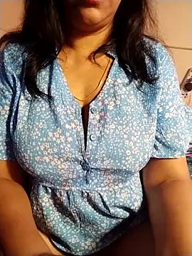 Snapshot of tharu_sweet chatting on 11.21.25 tharu sweet online show from 11.21.25
