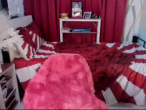 Snapshot of Laura_yourhottestbabe123 chatting on 03.19.25 Laura yourhottestbabe123 online show from 03.19.25