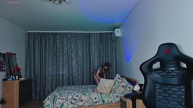 Snapshot of _whiteprincess chatting on 11.07.25 whiteprincess online show from 11.07.25